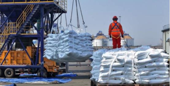 波斯湾石油危机正在放大，中国已经停止了出口化肥，涉及的主要是氮钾复合肥，日本从中