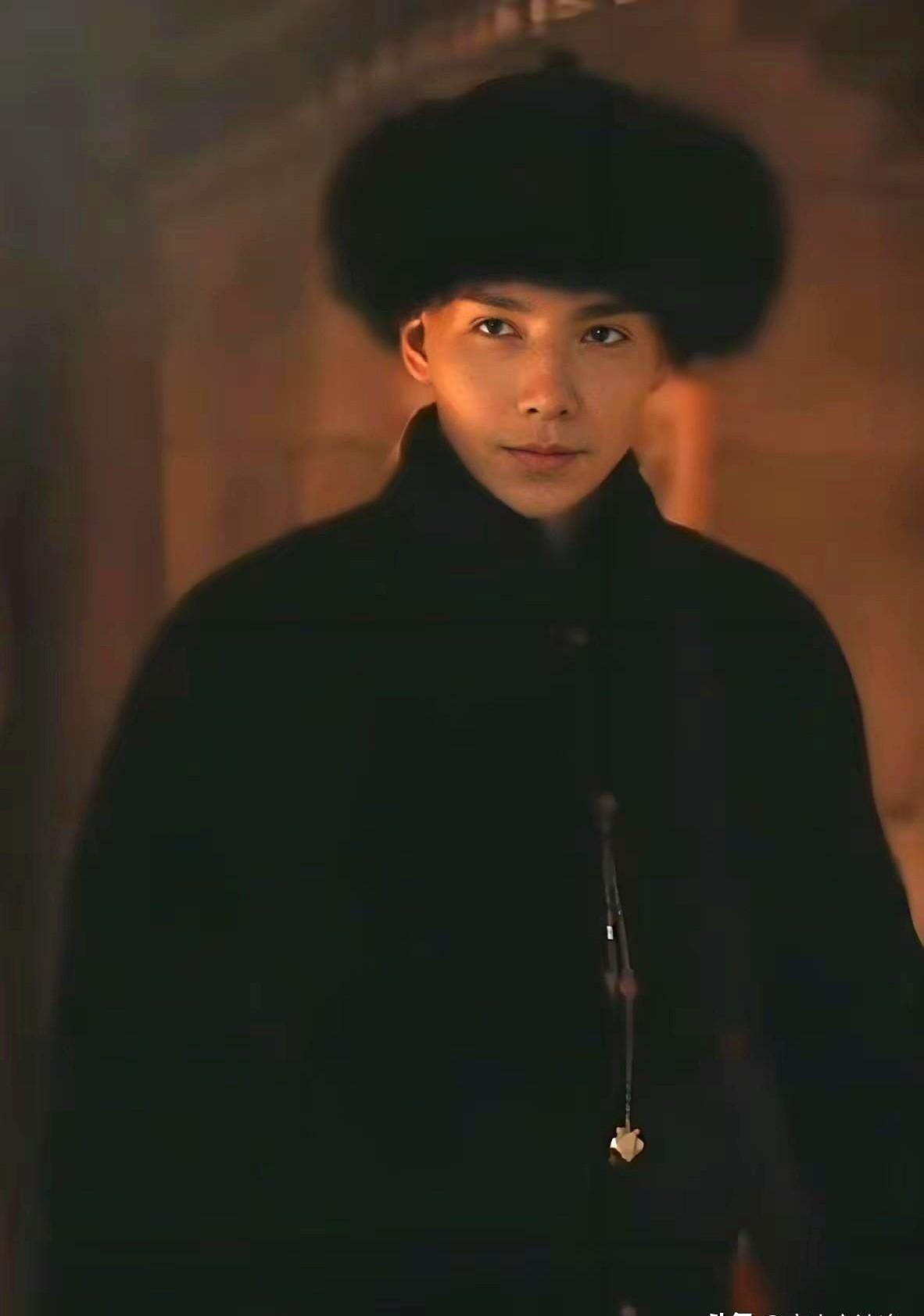 男主角的长相重要吗？看看《大生意人》就知道了！陈晓的古平原一出场就骑着马冲出