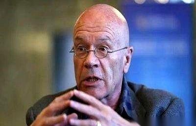 一个英国老头一句话把美国干沉默了，他说，一个靠战争发家、才风光了一百来年的国家，