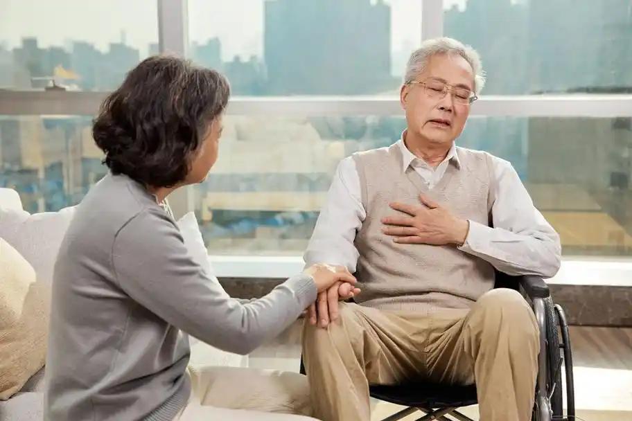 再高的胆固醇，若没有这4个表现，不用太过于焦虑，正常饮食即可胆固醇作为血液