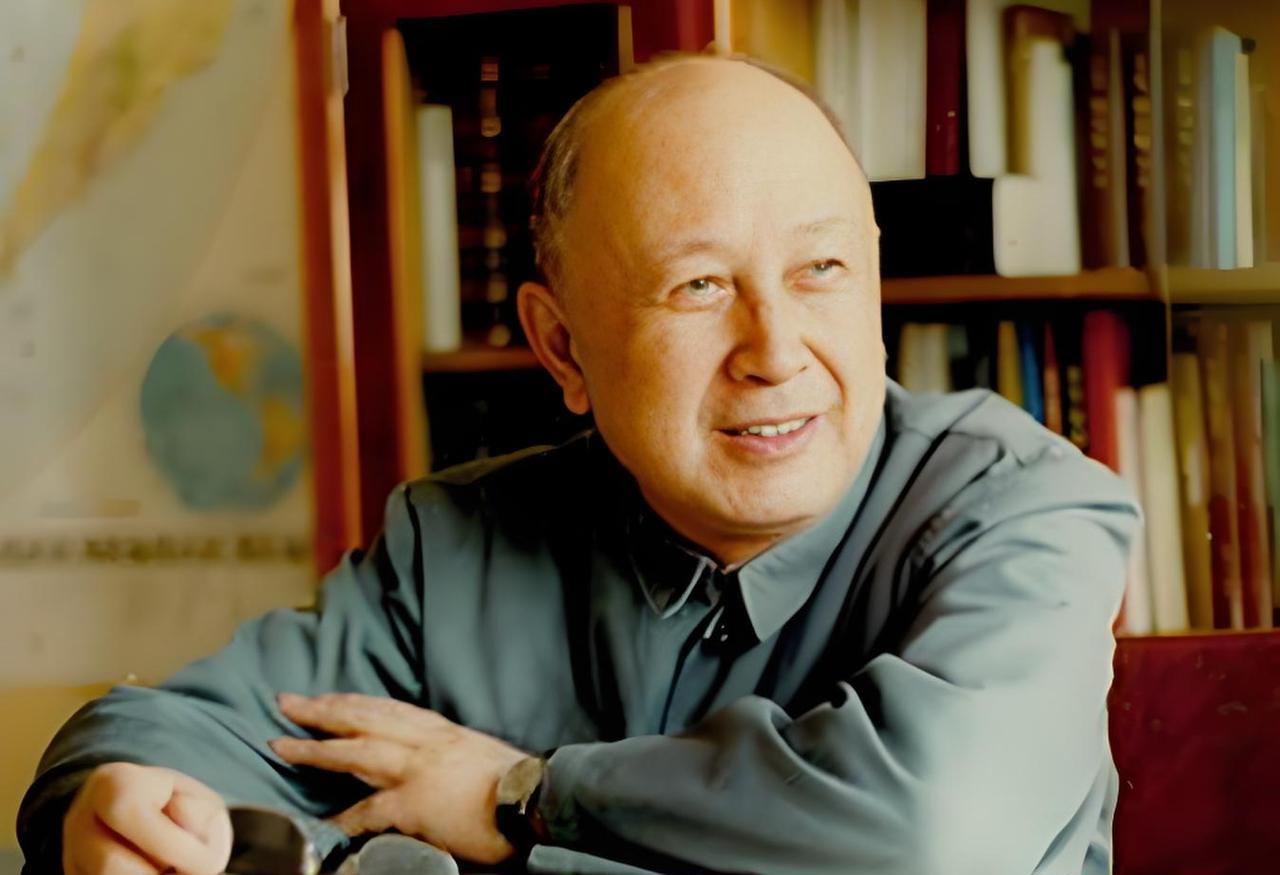 1956年，钱学森分到了一辆蓝色轿车，全北京只有2辆，可聂帅得知后却勃然大怒：“