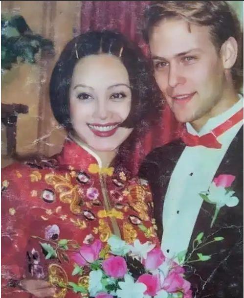 1997年，宁静嫁给美国人保罗，第一次上门，婆婆说：“我家有5000亩地，你想要