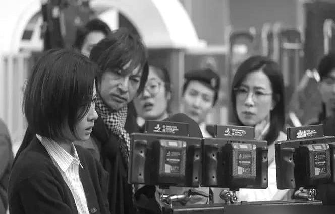 TVB亏了7年，佘诗曼一部剧救活了。香港电视广播公司连续7年亏损，累计亏了快