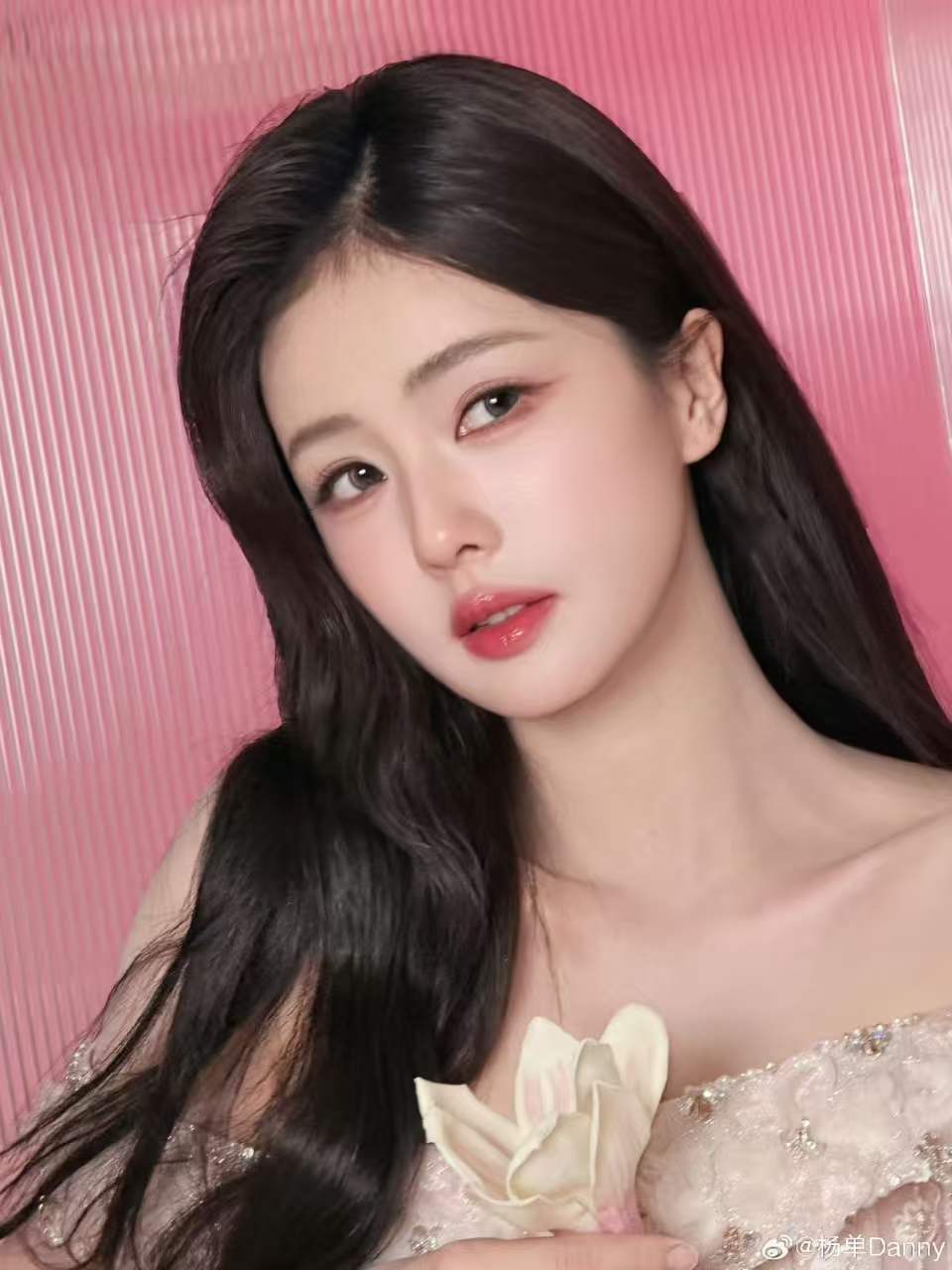 杨单为白鹿化的水光肌白鹿水光肌妆容质感好适合白鹿的妆容啊！白鹿