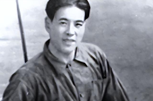 1948年6月，唐生明被任命为中将参军，沈醉前去祝贺，唐生明气愤地说：“我十年前