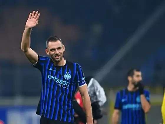 感觉德芙赖接受降薪续约的可能性不大，他更大的可能是选择自由身离队。德芙莱的团队认