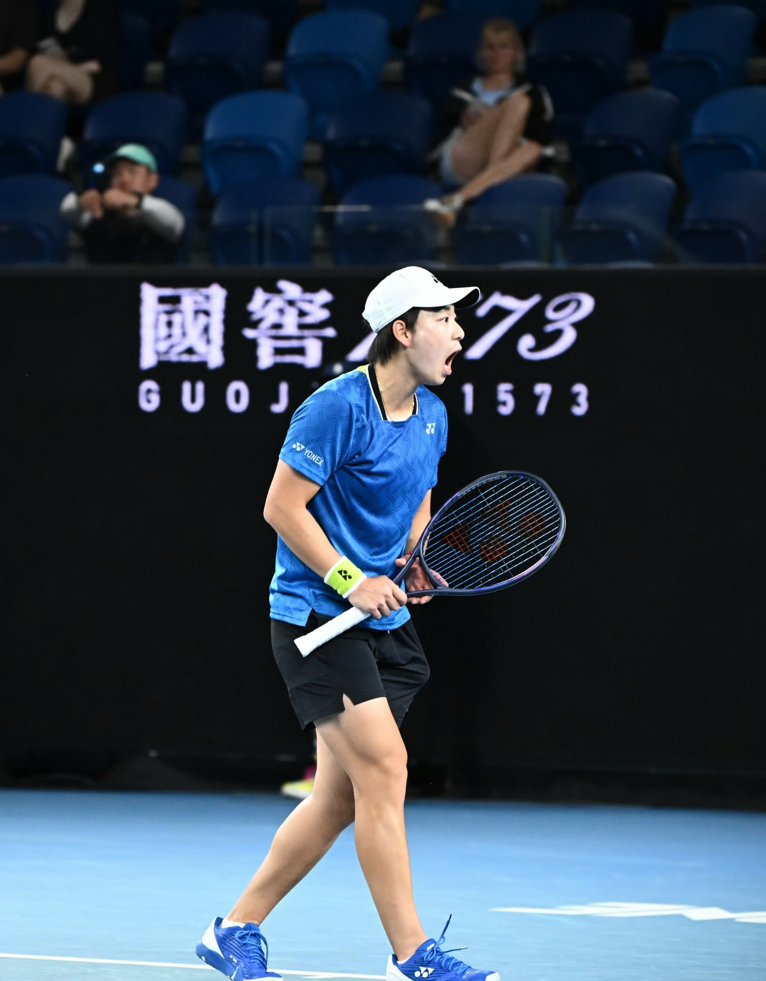 白旋风🌀澳网女单白卓璇晋级次轮白卓璇澳网正赛首胜中国军团2026澳网正赛首胜