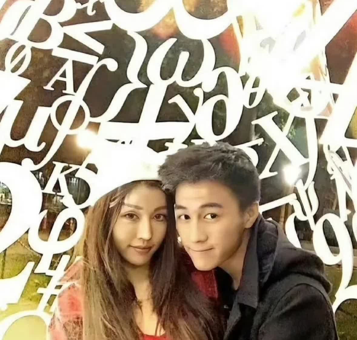 何猷君之前确实跟by2的妹妹在一起过，但他现在和奚梦瑶不是挺好的嘛，挺恩爱的。他