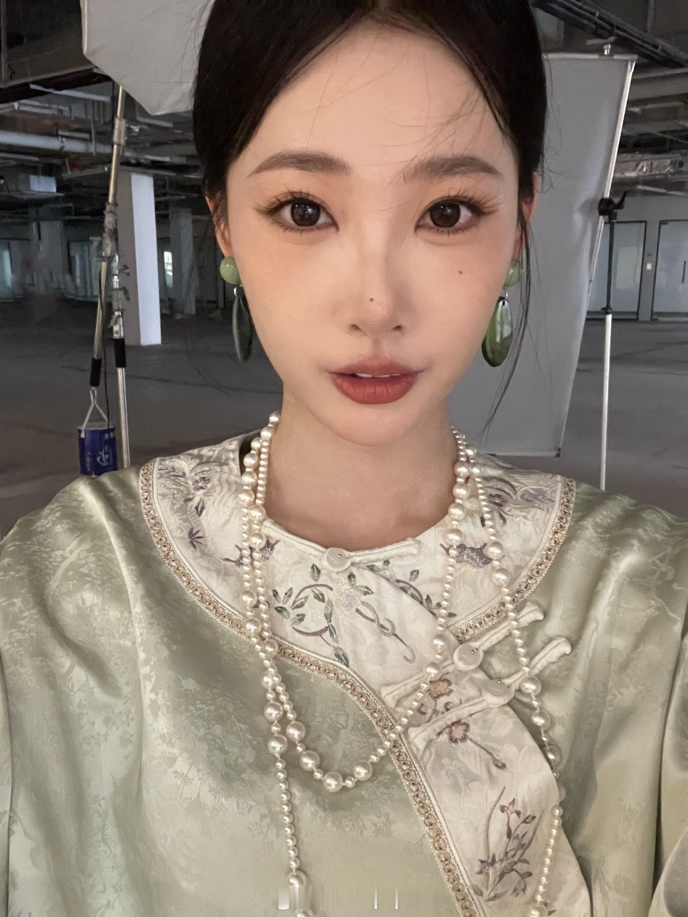 今天是贵女～化妆师的狐系睫毛又种草住了怎么会有这么软的假睫毛！妈生感超强​​​