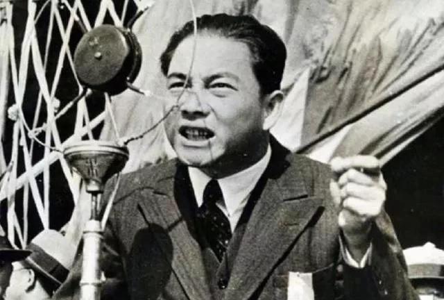 他要是在暗杀载沣时死了，那么就和谭嗣同一样，和他的那首诗一起被人们敬仰，可惜…