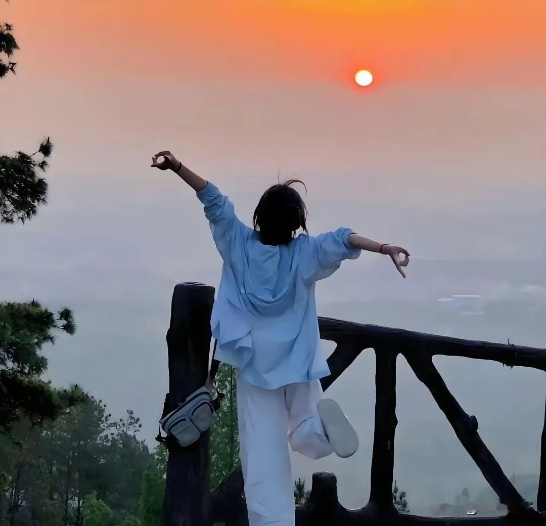 老祖宗的智慧：减衣，增福。减食，增寿。减衣，增福。就是衣服不需要