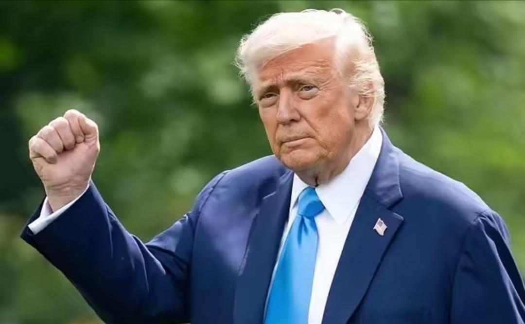 特朗普为啥收拾不了加州纽森？其实就三个原因：“管不着、惹不起、有帮手”。先说“管