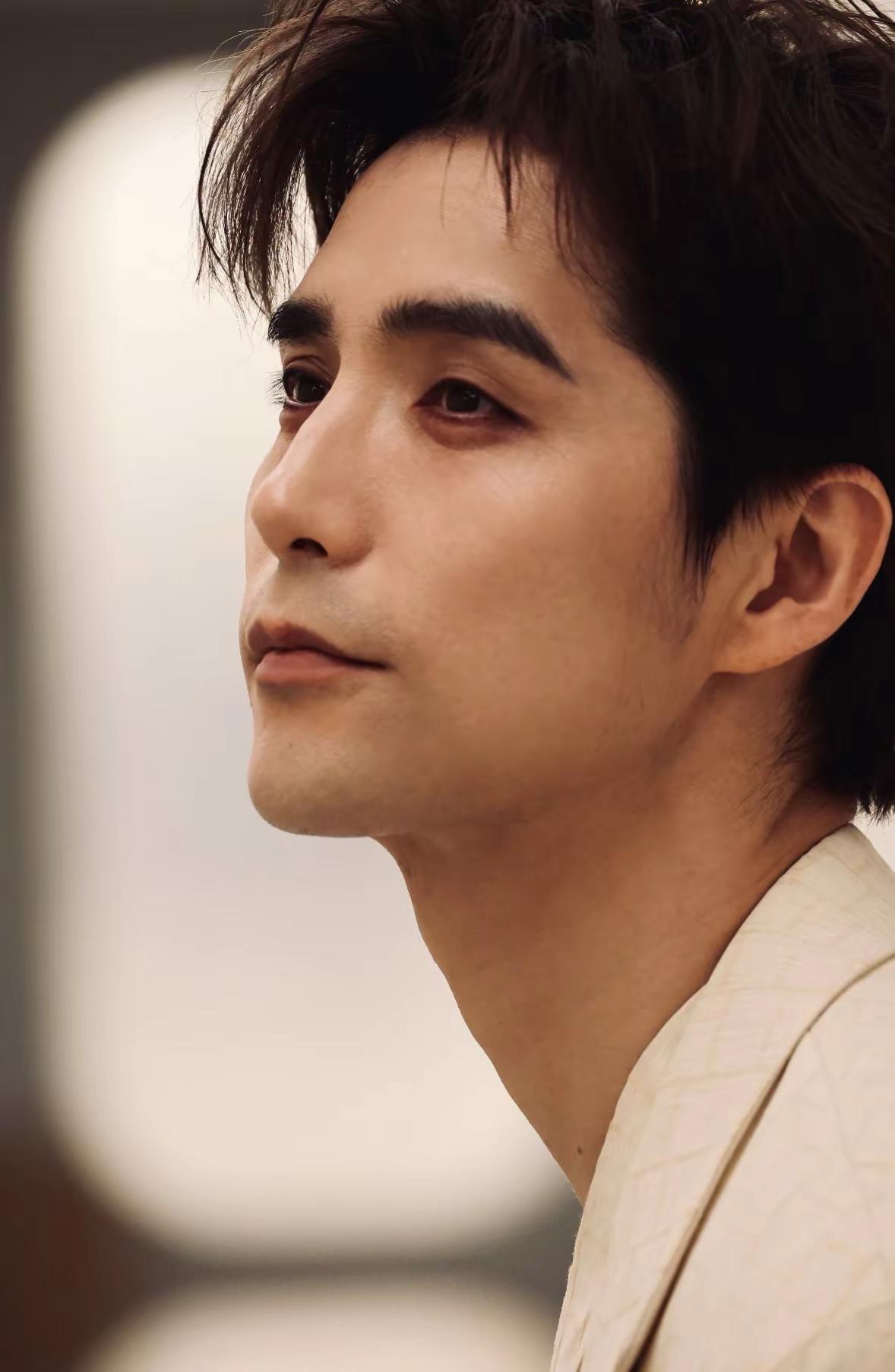 郭晓东，你简直是披荆斩棘的神！@演员郭晓东「郭晓东《每日一哥》更新：陈若轩、阿云嘎、王传君、颜安、姚