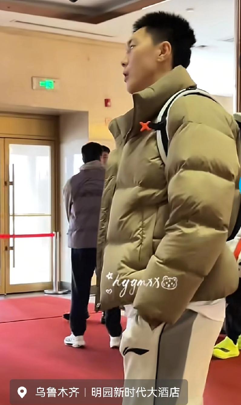 广东宏远住在友好，遭遇了太多“不友好因素”，捣乱的不只是天气跟广东球迷几乎不