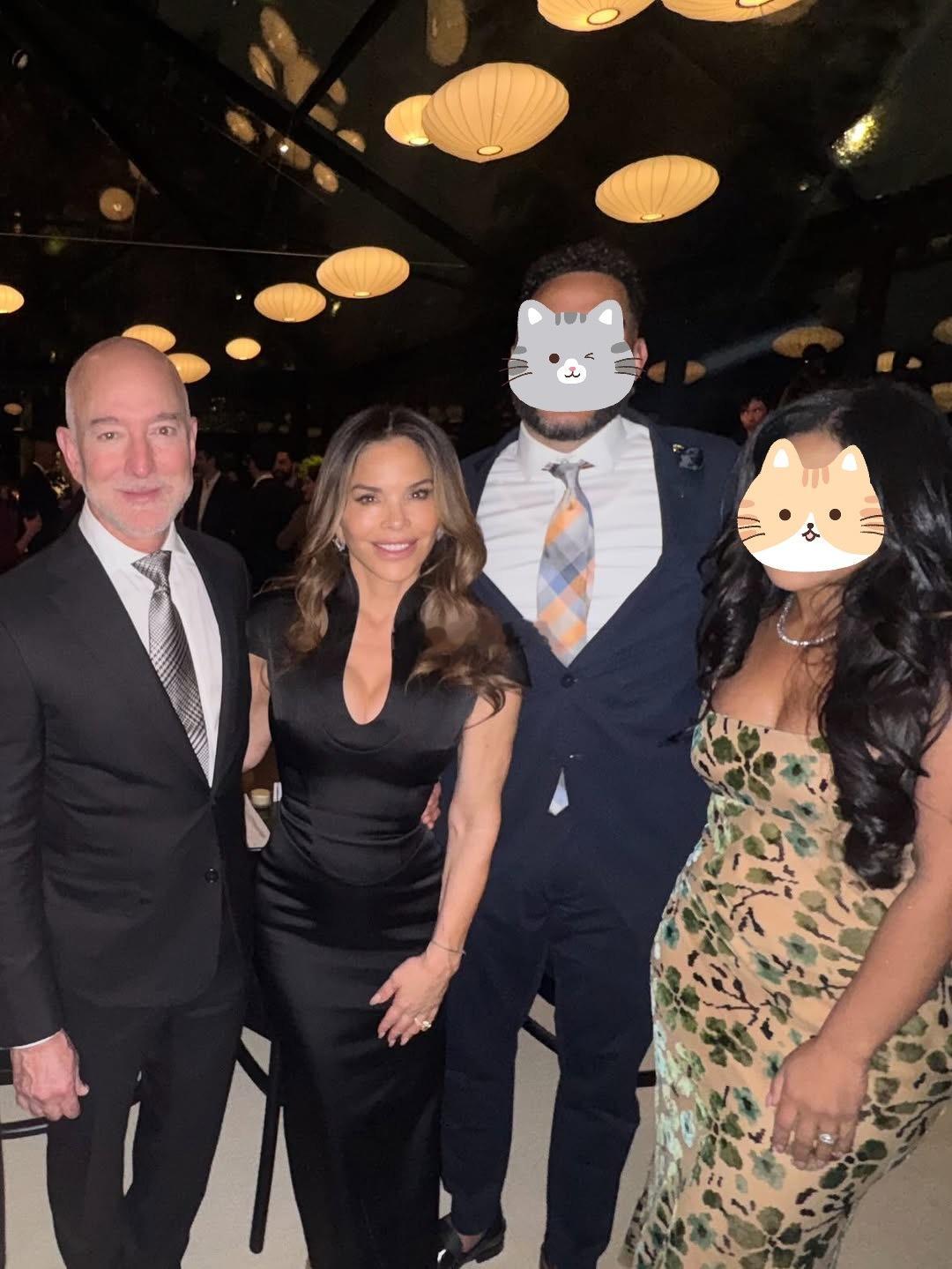 刷到贝佐斯和桑切斯上周在自家豪宅（应该是在华盛顿特区的那套）举办了一场庆祝Nat