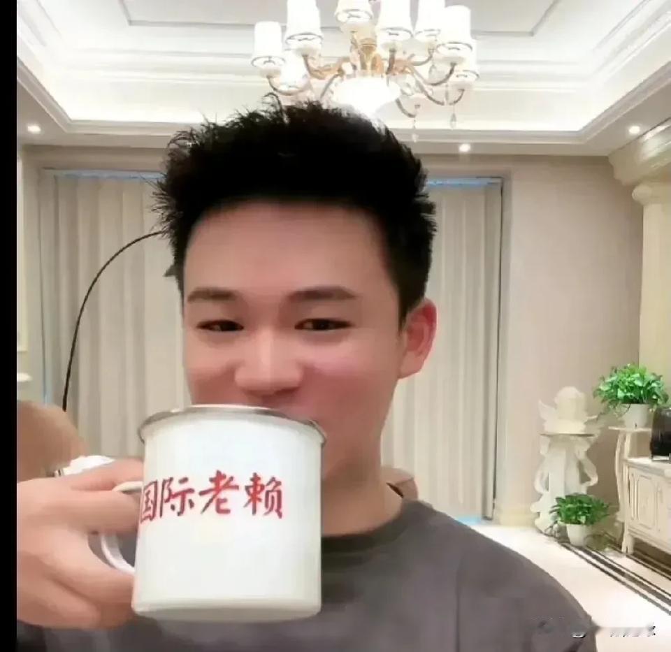 这两人真是绝了！一个是前运营，一个是前女友，他们是不打算放过张兰母子了吗？只要