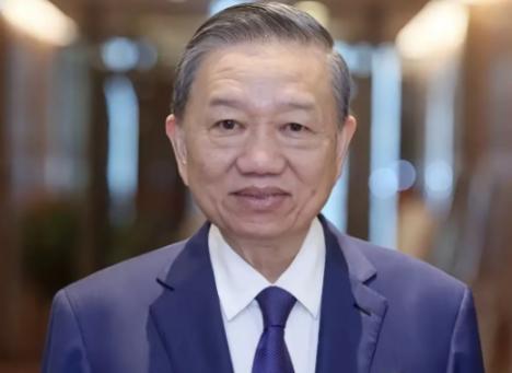 越南国会消息！4月12号，越南国会突然甩出一个重磅决定，直接把免收燃油税的政策