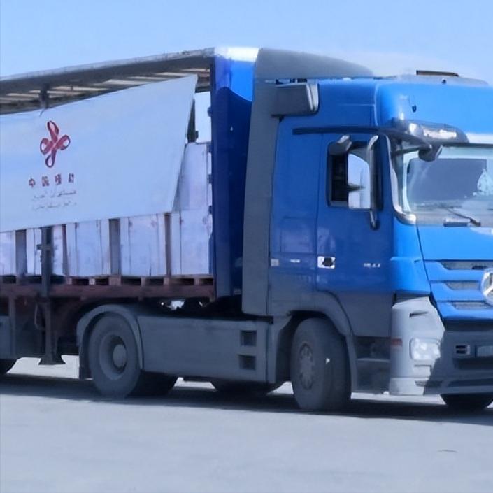 载着中国提供的人道主义救援物资5.5万个食品包的大卡车顺利开进加沙，知情人爆料，
