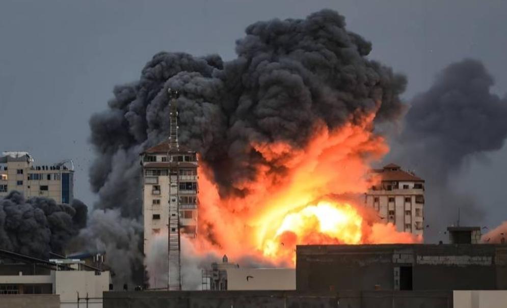 中东彻底乱套了！伊朗连炸10国，首个牺牲的国家出现了！ 3月4日，距离美以发