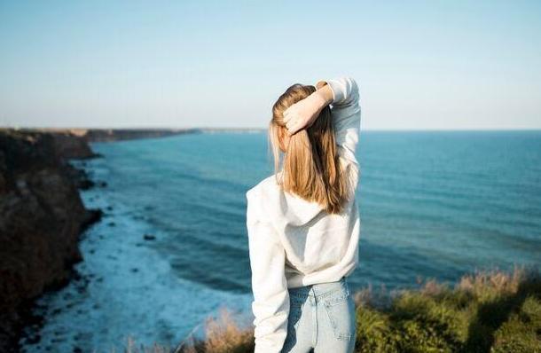 我念同学情分让她借住，结果她却赖着不走了大学舍友来失业后，刚好房租也到期了。