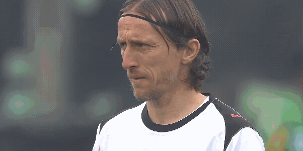 莫德里奇今年都41岁了，还在AC米兰打首发，不得不说莫德里奇体能真的是太好了，甚