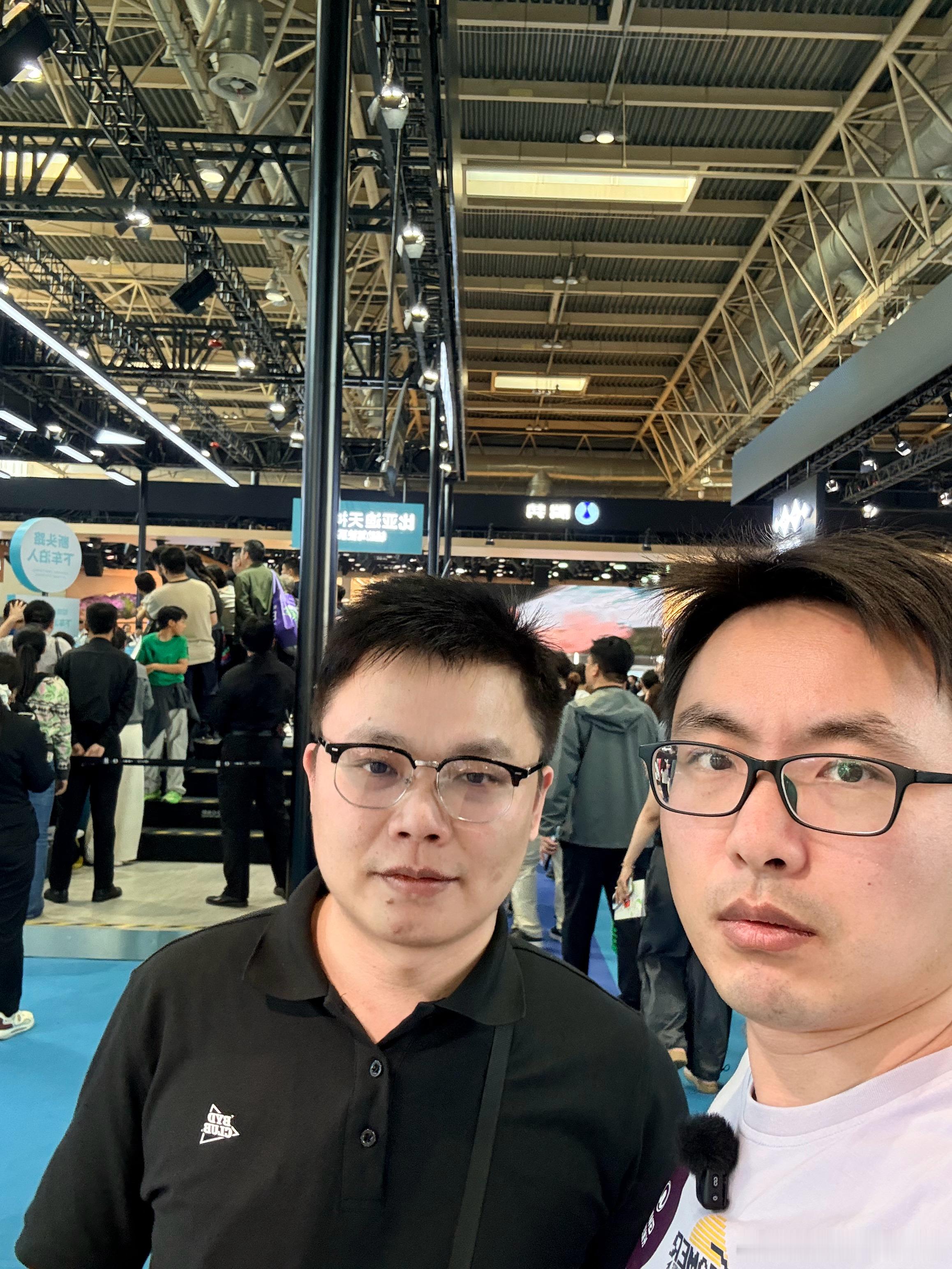 今天在GT3发布会到厂长，这个新能源谣棍，也喜欢大V8但因为造谣太多，看到了就要