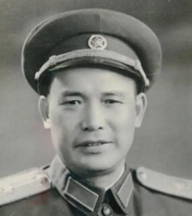 1946年，100多解放军，为投诚的1000土匪，举行欢迎仪式，却突然接到情报：