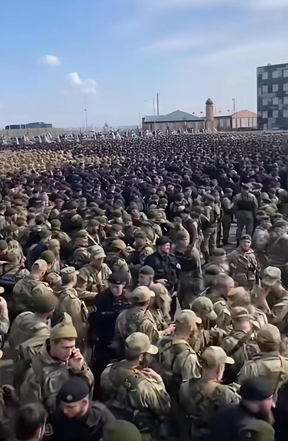 ​俄军已经忍无可忍了，这时候对泽连斯基关于和谈方面的态度摇摆不定，终于失去耐心。