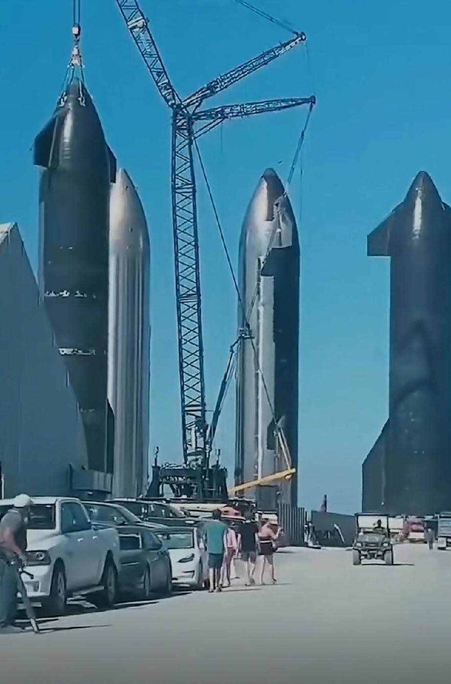 这就是马斯克的火箭发射中心！没有70万的航天工作者，没有成千上万的专家，更没有航