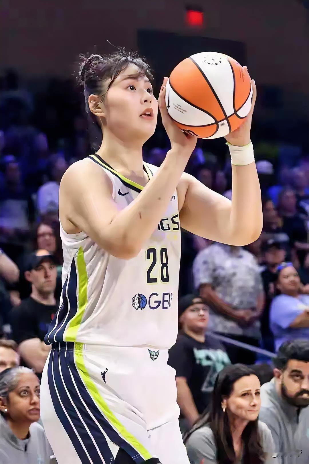 中国女篮历史在WNBA单场得分20+的球员仅此三位：1、郑海霞——WNBA单