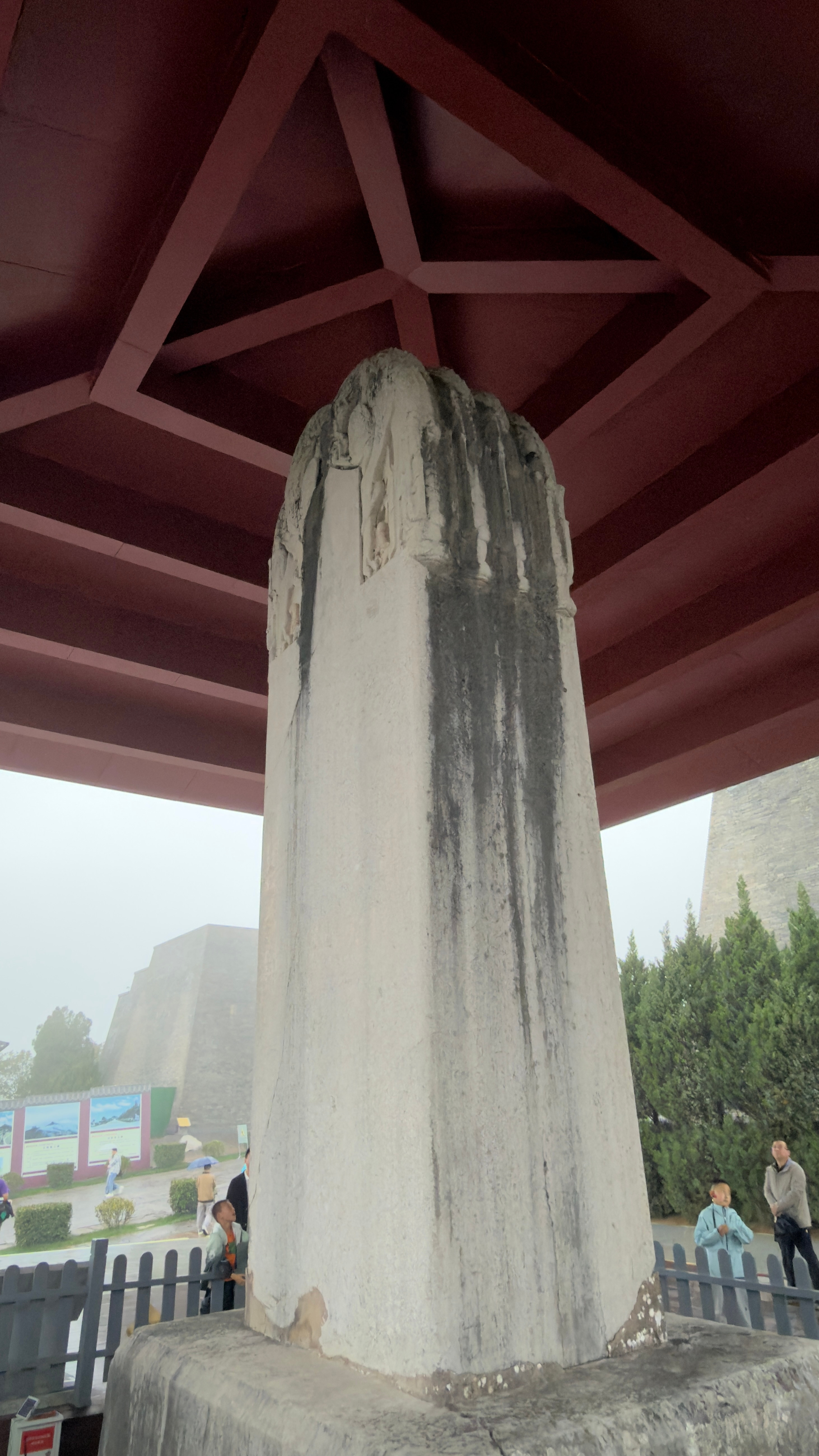 无字碑为什么没字。