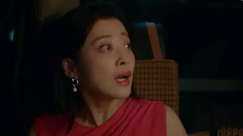《我的后半生》第31集预告！丽娜撞见沈黛夜会男友。李黑豹找到害死张亚力的仇人唐
