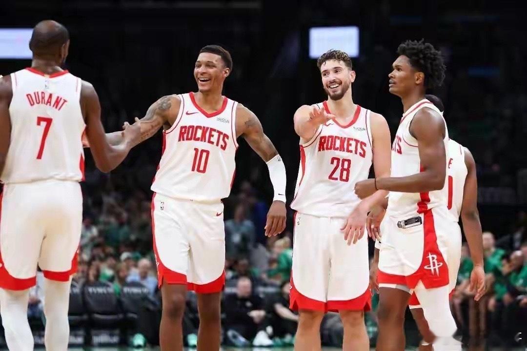 末节跑死火箭！马刺客场大胜火箭！乌杜卡这是要步入锡伯杜的后尘呀，往死里用主力，或