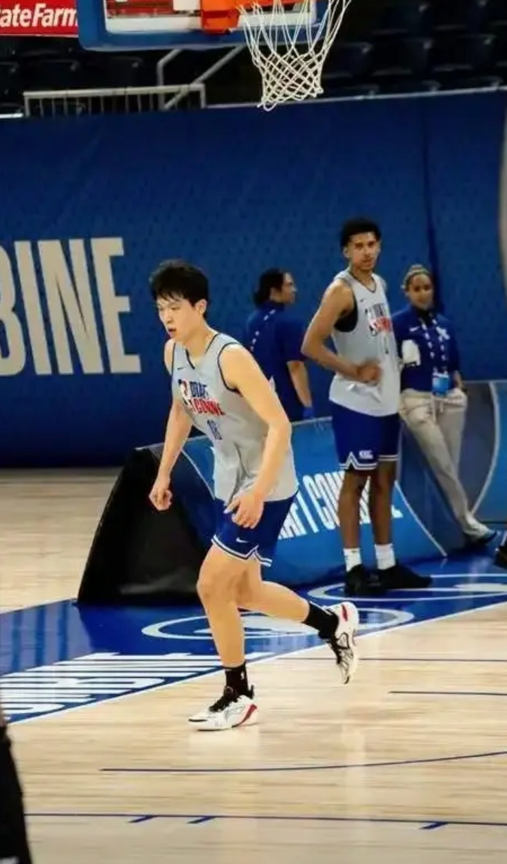 杨瀚森的跑跳能力究竟练得出来还是练不出来？我看是练不出来的，跑跳能力就是天生的