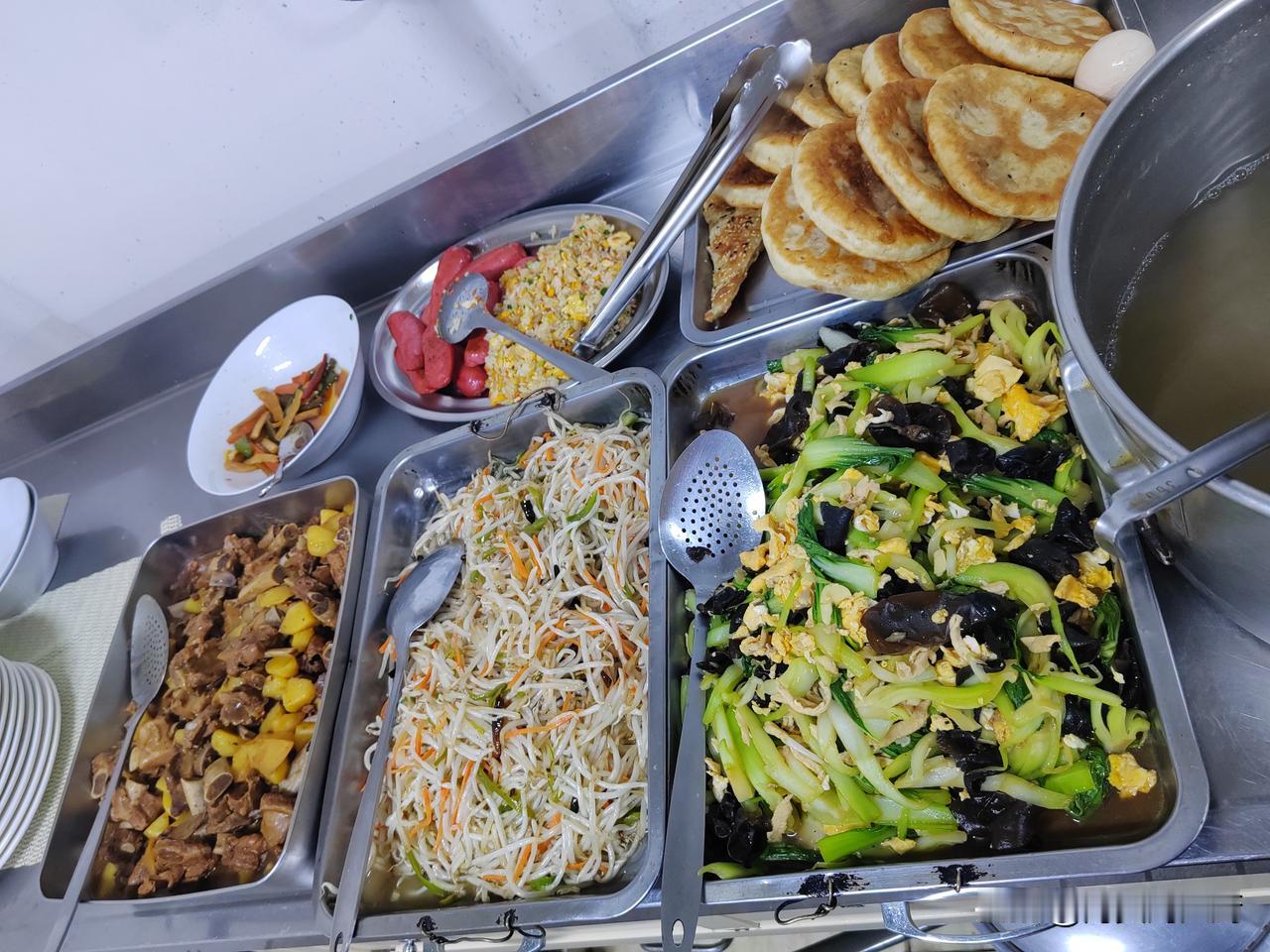 自从船长对我说，要控制好伙食费，不能超过了公司规定的数额后（每个船员每天9美金）