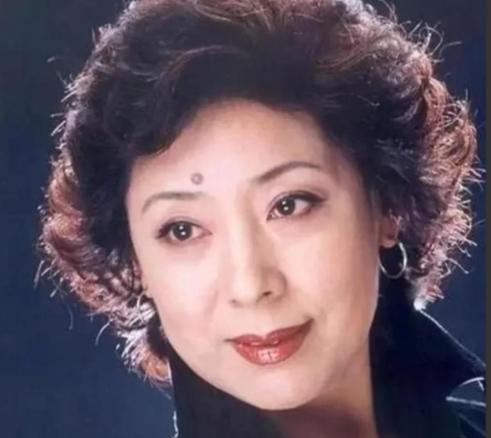 1997年，台湾歌手张雨生发生车祸，抢救24天后，不幸离世，女友黄慧玲发誓：“终