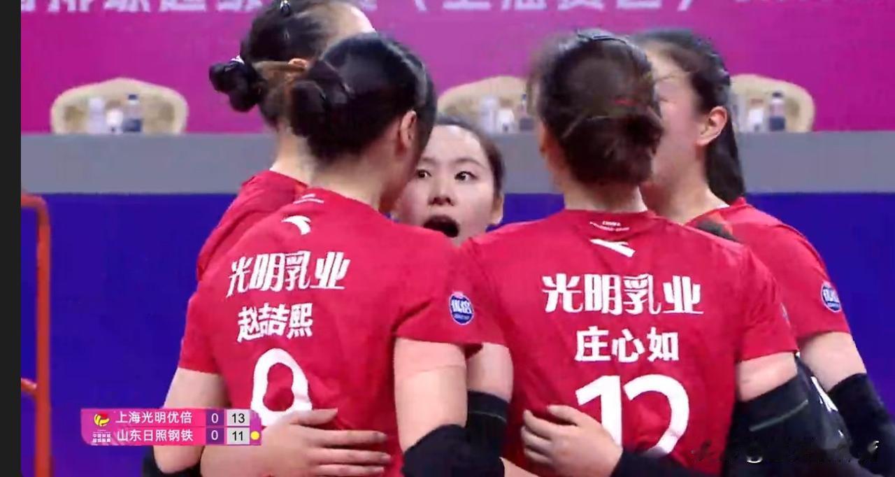 真是破天荒头一次啊！蔡斌教练在本赛季第一次锻炼替补阵容，女排联赛最后一轮选择让主
