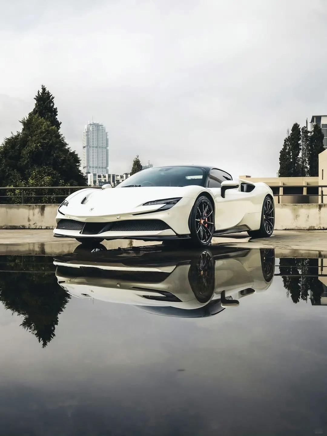法拉利SF90Stradale，纯白也精彩绝美车片​​​