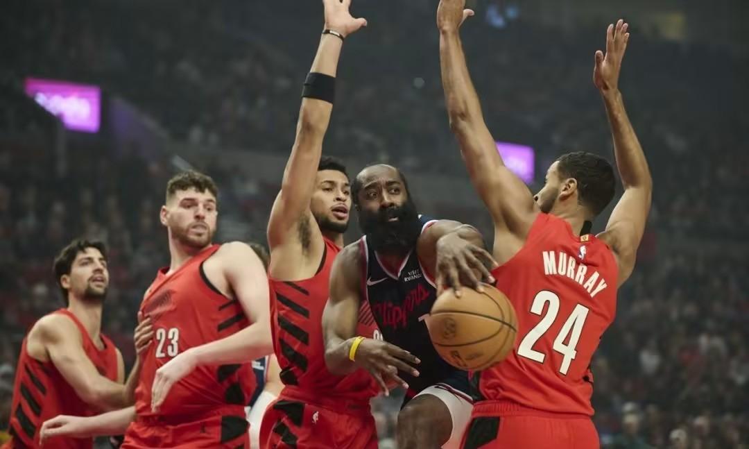 最近10场比赛，西部球队表现最好的非快船和开拓者莫属！1，快船——近10场比