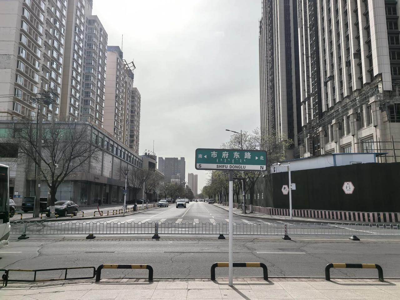 作为一个土生土长的包头人，我想谈谈自己对于包头和集宁宜居性的看法。其实，对于城市