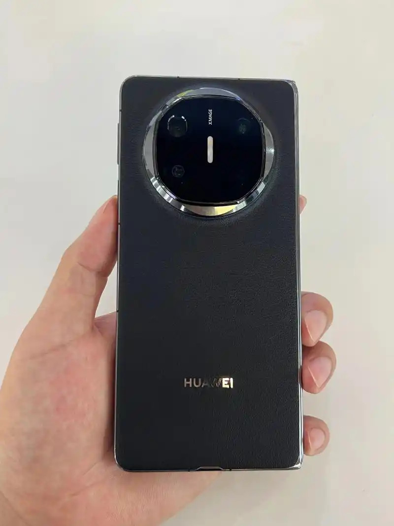 折叠手机哪家折痕控制得最好单论折痕控制，我觉得华为MateX6就控制的很好！