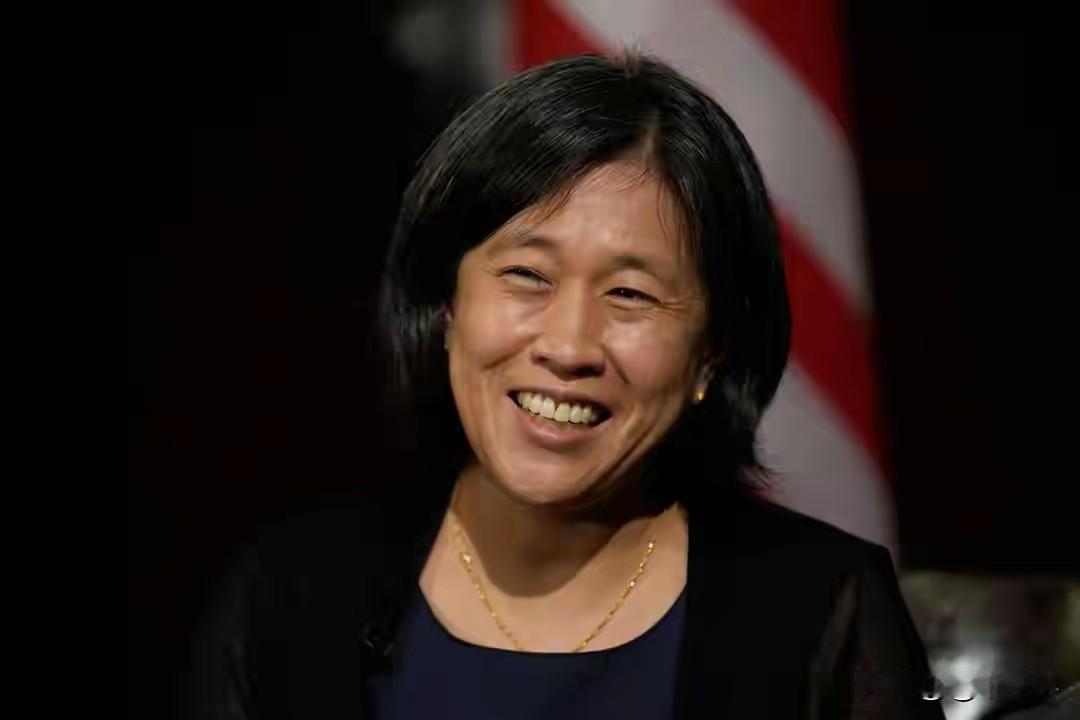 美国提出收中国货轮靠港费的政策把自己玩“脱手”了，真是太尴尬了！本意是想逼迫中国