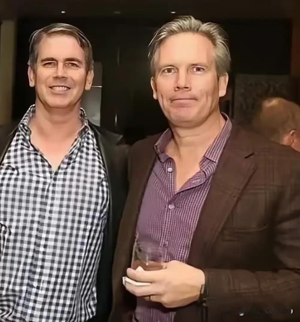 贝森特被美国人戏称为“老嫂子”。作为男性，贝森特是弗里曼现实及法律意义上真正