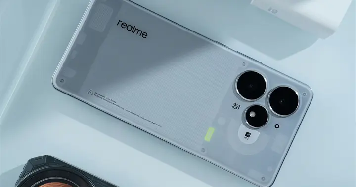 被忽略的“中端水桶机”! 245万分+超窄直屏+7200mAh+IP69防水