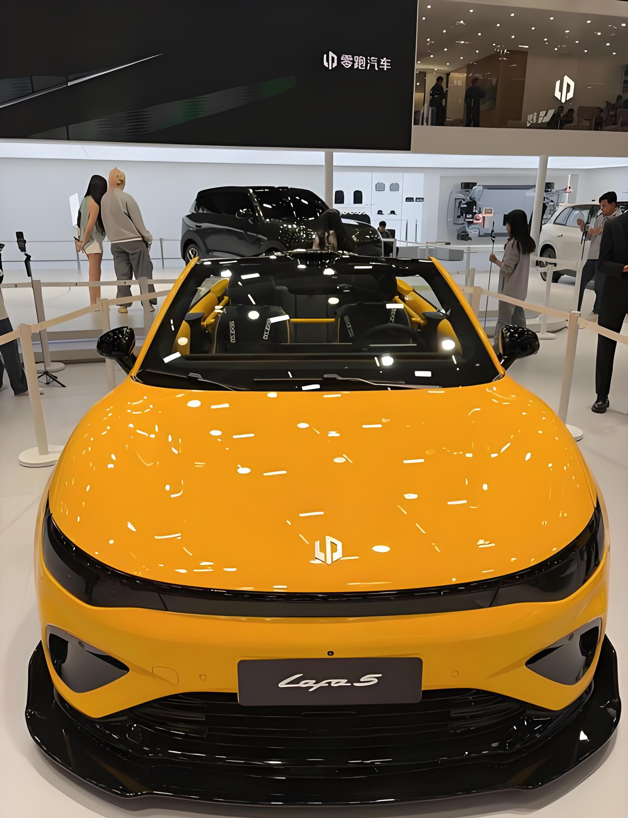 很多人都搞不懂，零跑汽车为啥能卖这么便宜?其实关键就在于，零跑65%到70%的零