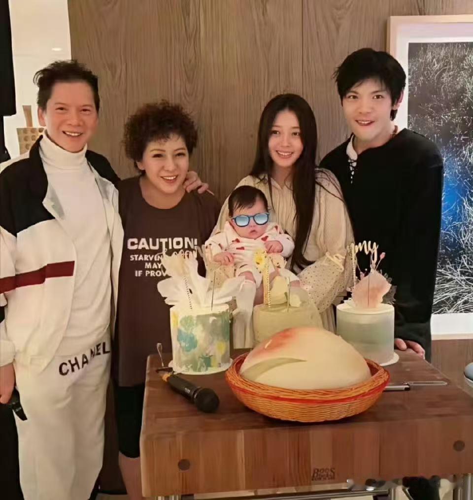 郭碧婷这个时候真美呀。