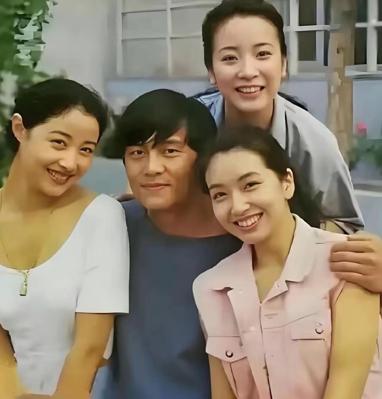 四位明星同框照实在是太美了，太帅气了在那个年代没有美颜，没有滤镜，把他们四位