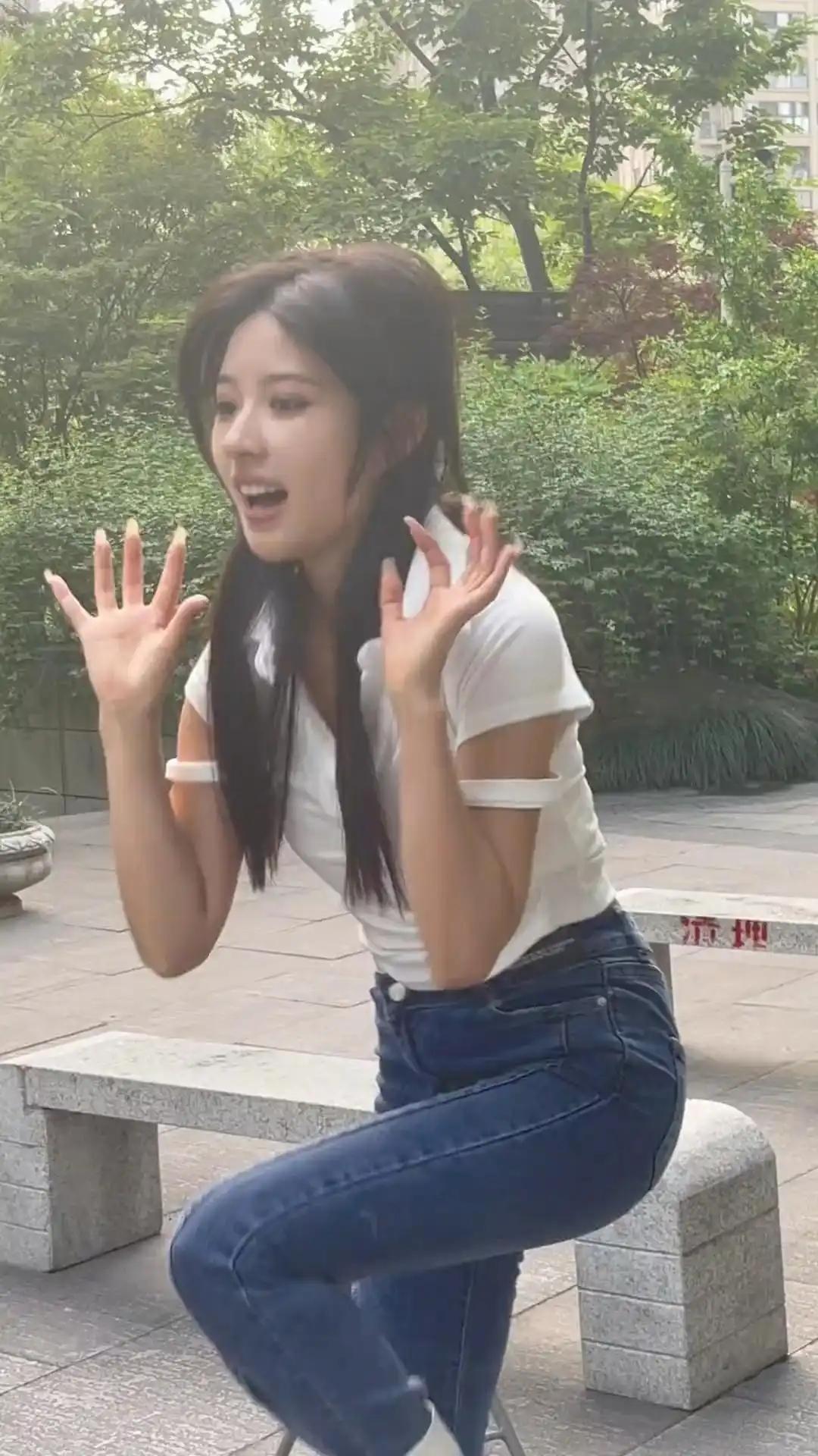 🌞网红阿梓说：“我和前夫分开以后，就去做了性感主播，私信最多的就是，多少钱