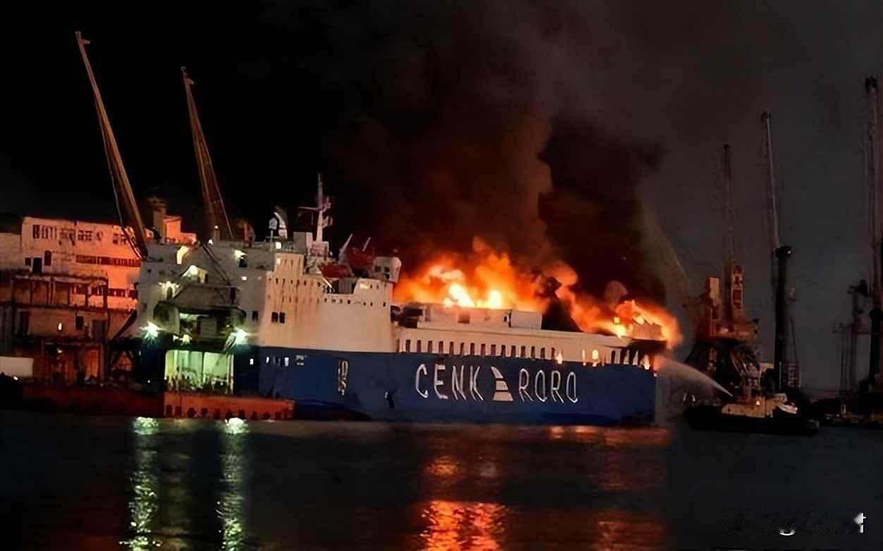 北约船被炸，各方沉默背后，真相卡在政治迷局？12月12日，乌克兰敖德萨港一声巨