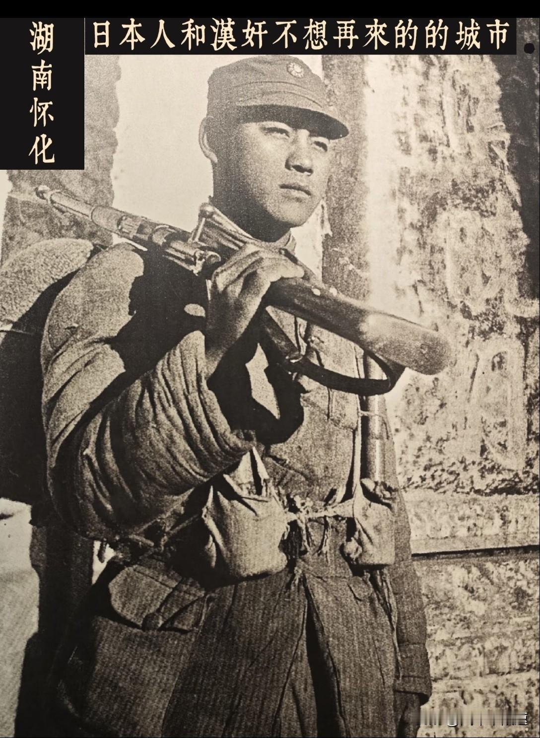 毫无疑问，这是一张摆拍的照片，但仍旧值得大家端详和致敬！军容整齐，英容面貌，坚毅